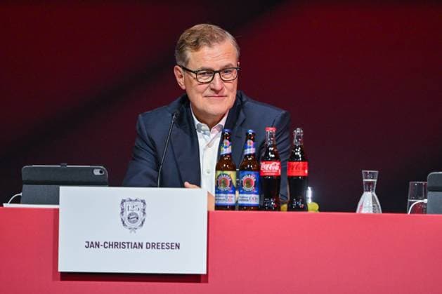 Annual General Meeting of FC Bayern Munich Bayer 04 Leverkusen on 02 11 2025 at BMW Park in Munich Chairman of the Board of Management Jan Christian Dreesen Munich MT