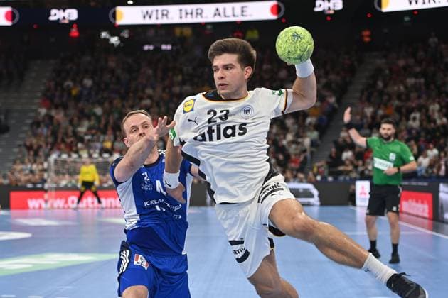 Renars USCINS GER , action,duel handball international Germany GER Iceland ISL 29 31 on 02 11 2025 SAP GARDEN