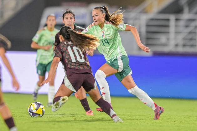 Mexico v Italy: Group A - FIFA U-17 Women s World Cup Morocco 2025 19 Guerzoni (Forward) of Italy U-17 is in action during the FIFA U-17 Women s World Cup Morocco 2025 quarter-final match between Mexico and Italy in Rabat, Morocco, on November 2, 2025, at the Olympic Stadium Rabat Morocco  Copyright: xAndreaxxAmatox originalFilename:amato-notitle251102_npJWN.jpg