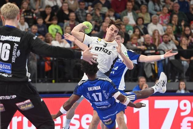 Goal throw Miro SCHLUROFF GER , Action Handball Laenderspiel Germany GER Iceland ISL 29 31 am 02 11 2025 SAP GARDEN