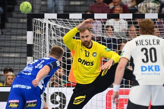Goalkeeper Andreas WOLFF GER , saves the ball,Parade,Action Handball Laenderspiel Germany GER Iceland ISL 29 31 am 02 11 2025 SAP GARDEN