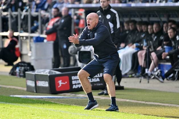 Coach Uwe Rösler VfL Bochum 02 11 2025, Football 2 Bundesliga, Season 2025 2026, 11 Matchday, VfL Bochum 1 FC Magdeburg 2 0 DFL regulations prohibit any use of photographs as image sequences and or quasi video Bochum Vonovia Ruhrstadion Nordrhein Westfalen Germany Team2
