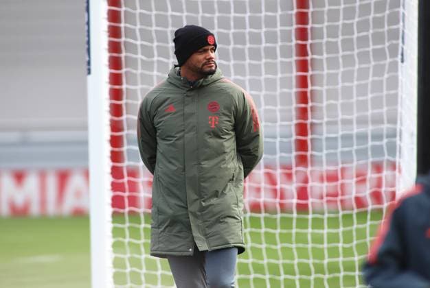 Football, Men, Champions League, Season 2025 2026, FC Bayern Munich, Final training Vincent Kompany, Coach FC Bayern Munich looking to the left