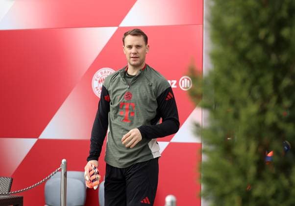 Football, Men, Champions League, Season 2025 2026, FC Bayern Munich, Final training Manuel Neuer FC Bayern Munich on the way to the training ground