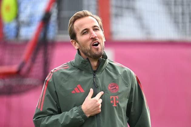 Harry KANE Bayern Muenchen , gesture, action,single image,cropped single motif,half figure,half figure final training on 03 11 2025 Football Champions League,season 2025 26 Paris Saint Germain FC Bayern Muenchen