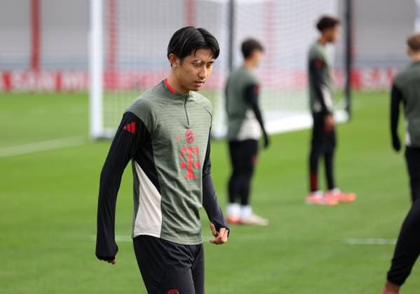 Football, Men, Champions League, Season 2025 2026, FC Bayern Munich, Final training Hiroki Ito FC Bayern Munich on the training pitch