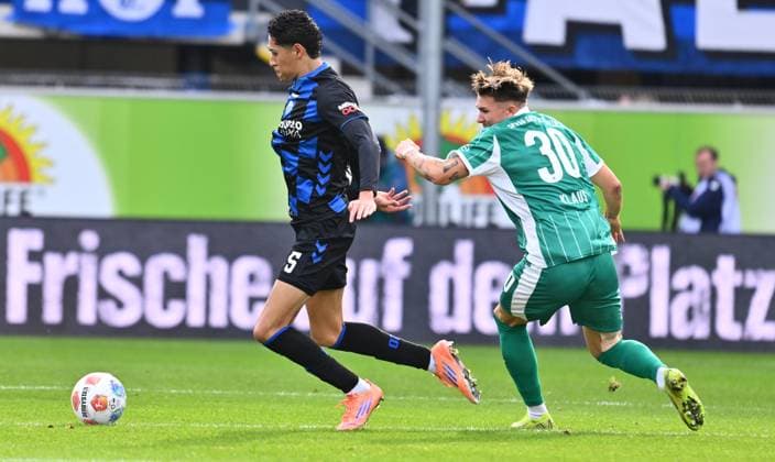 02 11 2025 Soccer Season 2025 2026 2 Soccer Bundesliga 11 Matchday SC Paderborn 07 SCP SpVgg Greuther Fürth SGF Kleeblatt Sportfoto Zink xwoxzix DFL regulations prohibit any use of photographs as image sequences and or quasi video only for editorial use Santiago Castaneda 5, SC Paderborn 07 Felix Klaus 30, SpVgg Greuther Fürth