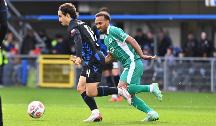 02 11 2025 Soccer Season 2025 2026 2 Soccer Bundesliga 11 Matchday SC Paderborn 07 SCP SpVgg Greuther Fürth SGF Kleeblatt Sportfoto Zink xwoxzix DFL regulations prohibit any use of photographs as image sequences and or quasi video only for editorial use Mika Baur 14, SC Paderborn 07 Julian Green 37, SpVgg Greuther Fürth