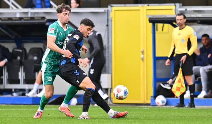 02 11 2025 Soccer Season 2025 2026 2 Soccer Bundesliga 11 Matchday SC Paderborn 07 SCP SpVgg Greuther Fürth SGF Kleeblatt Sportfoto Zink xwoxzix DFL regulations prohibit any use of photographs as image sequences and or quasi video only for editorial use Reno Münz Muenz 5, SpVgg Greuther Fürth Stefano Marino 30, SC Paderborn 07