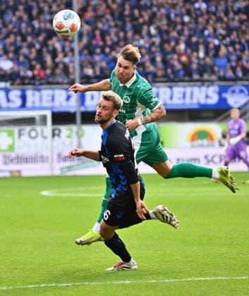 02 11 2025 Soccer Season 2025 2026 2 Soccer Bundesliga 11 Matchday SC Paderborn 07 SCP SpVgg Greuther Fürth SGF Kleeblatt Sportfoto Zink xwoxzix DFL regulations prohibit any use of photographs as image sequences and or quasi video only for editorial use Sebastian Klaas 26, SC Paderborn 07 Felix Klaus 30, SpVgg Greuther Fürth