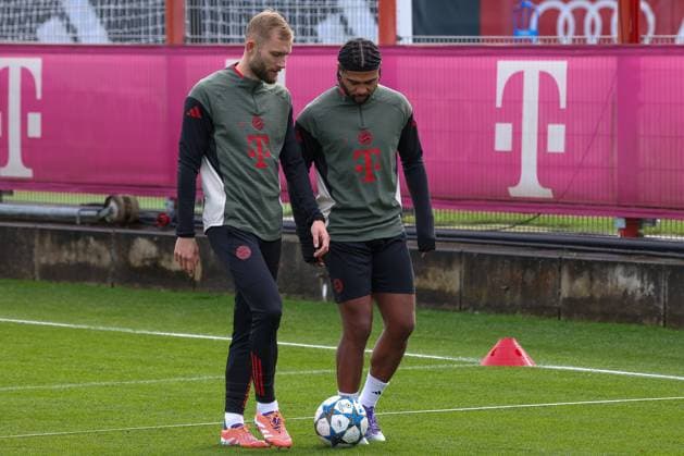 Konrad Laimer FC Bayern Muenchen, 27 with Serge Gnabry FC Bayern Muenchen, 07 , GER, Final training, FC Bayern Muenchen, Football, UEFA Champions League, League phase, Matchday 4, 2025 2026 season, 03 11 2025, GER, Final training, FC Bayern Muenchen, Football, UEFA Champions League, League phase, Matchday 4, 2025 2026 season, 03 11 2025 Muenchen Copyright: xEibner-Pressefoto JennixMaulx EP_JML