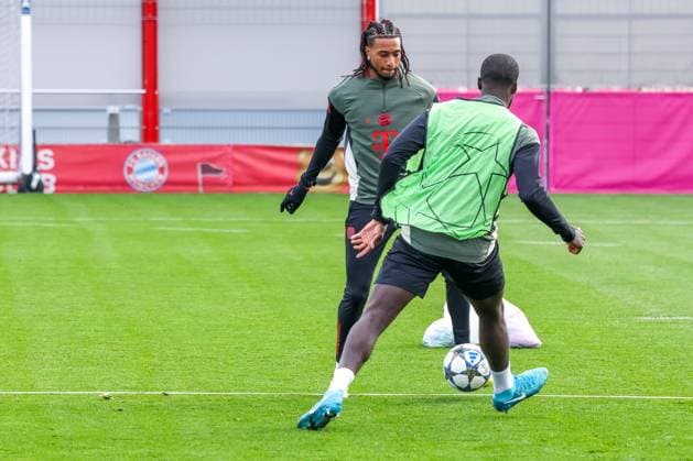 Michael Olise FC Bayern Muenchen, 17 with Dayot Upamecano FC Bayern Muenchen, 02 , GER, Final training, FC Bayern Muenchen, Football, UEFA Champions League, League phase, Matchday 4, 2025 2026 season, 03 11 2025, GER, Final training, FC Bayern Muenchen, Football, UEFA Champions League, League phase, Matchday 4, 2025 2026 season, 03 11 2025 Muenchen Copyright: xEibner-Pressefoto JennixMaulx EP_JML