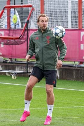 Harry Kane FC Bayern Muenchen, 09 with ball, GER, Final training, FC Bayern Muenchen, Football, UEFA Champions League, League phase, Matchday 4, 2025 2026 season, 03 11 2025, GER, Final training, FC Bayern Muenchen, Football, UEFA Champions League, League phase, Matchday 4, 2025 2026 season, 03 11 2025 Muenchen Copyright: xEibner-Pressefoto JennixMaulx EP_JML