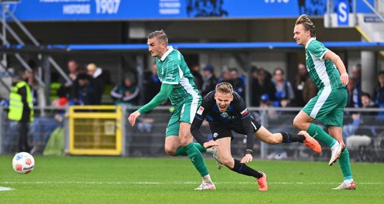 02 11 2025 Soccer Season 2025 2026 2 Soccer Bundesliga 11 Matchday SC Paderborn 07 SCP SpVgg Greuther Fürth SGF Kleeblatt Sportfoto Zink xwoxzix DFL regulations prohibit any use of photographs as image sequences and or quasi video only for editorial use from left Philipp Ziereis 4, SpVgg Greuther Fürth Filip Bilbija 7, SC Paderborn 07 Mathias Flaga Olesen 8, SpVgg Greuther Fürth