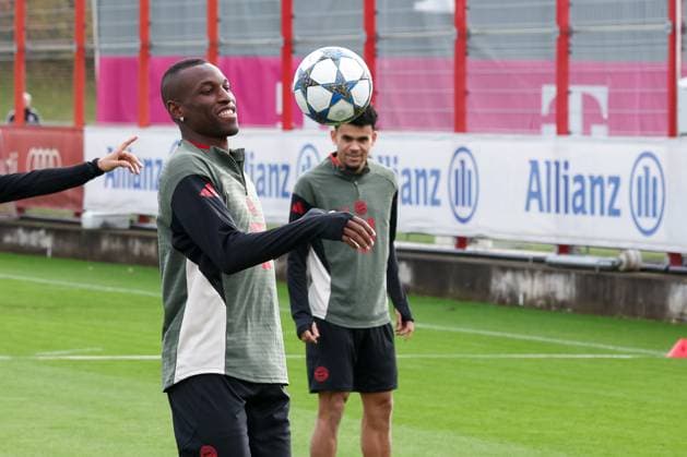 Nicolas Jackson FC Bayern Muenchen, 11 with ball with Luis Diaz FC Bayern Muenchen, 14 , GER, Final training, FC Bayern Muenchen, Football, UEFA Champions League, League phase, Matchday 4, 2025 2026 season, 03 11 2025, GER, Final training, FC Bayern Muenchen, Football, UEFA Champions League, League phase, Matchday 4, 2025 2026 season, 03 11 2025 Muenchen Copyright: xEibner-Pressefoto JennixMaulx EP_JML