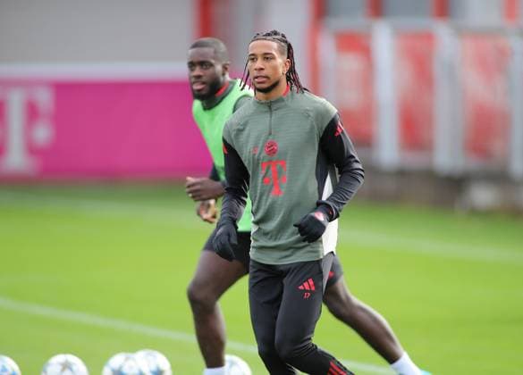 Football, Men, Champions League, Season 2025 2026, FC Bayern Munich, Final training Michael Olise FC Bayern Munich head, upper body