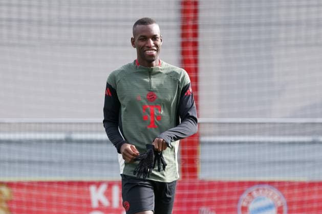 Nicolas Jackson FC Bayern Muenchen, 11 laughs, GER, Final training, FC Bayern Muenchen, Football, UEFA Champions League, League phase, Matchday 4, 2025 2026 season, 03 11 2025, GER, Final training, FC Bayern Muenchen, Football, UEFA Champions League, League phase, Matchday 4, 2025 2026 season, 03 11 2025 Muenchen Copyright: xEibner-Pressefoto JennixMaulx EP_JML
