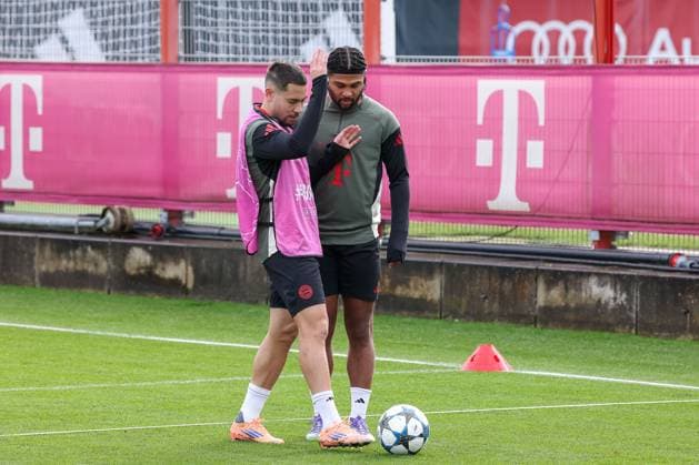 Serge Gnabry FC Bayern Muenchen, 07 with Raphael Guerreiro FC Bayern Muenchen, 22 , GER, Final training, FC Bayern Muenchen, Football, UEFA Champions League, League phase, Matchday 4, 2025 2026 season, 03 11 2025, GER, Final training, FC Bayern Muenchen, Football, UEFA Champions League, League phase, Matchday 4, 2025 2026 season, 03 11 2025 Muenchen Copyright: xEibner-Pressefoto JennixMaulx EP_JML