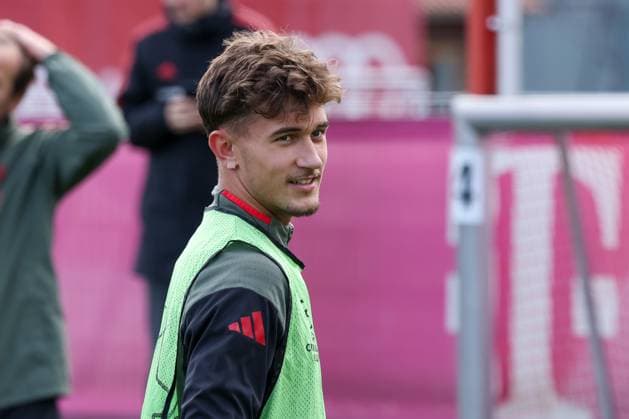 Tom Bischof FC Bayern Muenchen, 20 , GER, Final training, FC Bayern Muenchen, Football, UEFA Champions League, League phase, Matchday 4, 2025 2026 season, 03 11 2025, GER, Final training, FC Bayern Muenchen, Football, UEFA Champions League, League phase, Matchday 4, 2025 2026 season, 03 11 2025 Muenchen Copyright: xEibner-Pressefoto JennixMaulx EP_JML