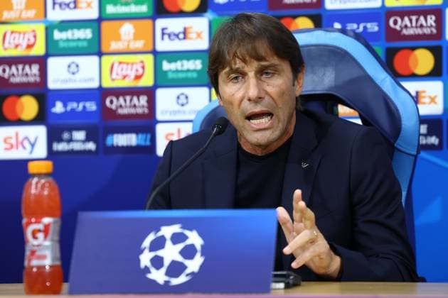 SSC Napoli Training and press conference, PK, Pressekonferenz - UEFA Champions League 2025 26 League Phase MD4 Antonio Conte coaches Napoli during a press conference ahead of the UEFA Champions League 2025 26 League Phase MD4 against Eintracht Frankfurt at Stadio Maradona in Naples, Italy, on November 3, 2025. Naples ITALY  Copyright: xCiroxDexLucax originalFilename:deluca-sscnapol251103_npID5.jpg