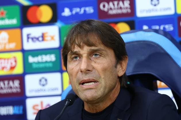 SSC Napoli Training and press conference, PK, Pressekonferenz - UEFA Champions League 2025 26 League Phase MD4 Antonio Conte coaches Napoli during a press conference ahead of the UEFA Champions League 2025 26 League Phase MD4 against Eintracht Frankfurt at Stadio Maradona in Naples, Italy, on November 3, 2025. Naples ITALY  Copyright: xCiroxDexLucax originalFilename:deluca-sscnapol251103_npV6a.jpg