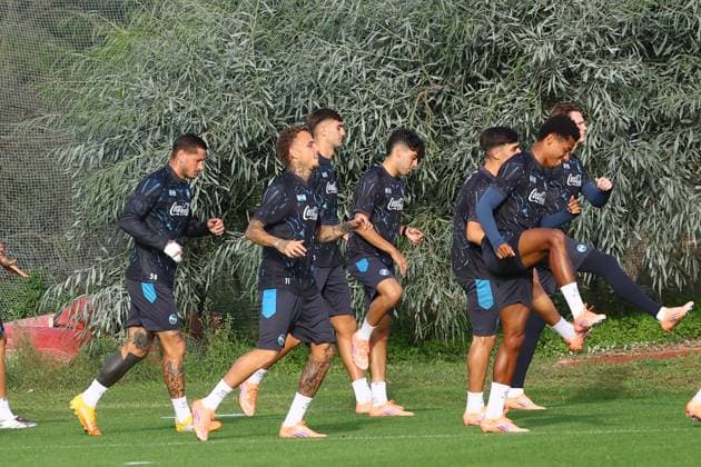 SSC Napoli Training Session And press conference, PK, Pressekonferenz - UEFA Champions League 2025 26 League Phase MD2 Napoli s players train ahead of the UEFA Champions League 2025 26 at Napoli training center in Castel Volturno, Italy, on November 3, 2025. Castel Volturno Italy  Copyright: xCiroxDexLucax originalFilename:deluca-sscnapol251103_npG8d.jpg