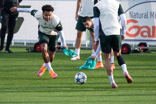 Juventus™ Weston McKennie during the Juventus training session before the UCL Match Juventus vs Sporting at Continassa Juventus Training Center in Turin, north west Italy - Monday, November 3, 2025. - Soccer .  Copyright: xAlbertoxGandolfo LaPressex