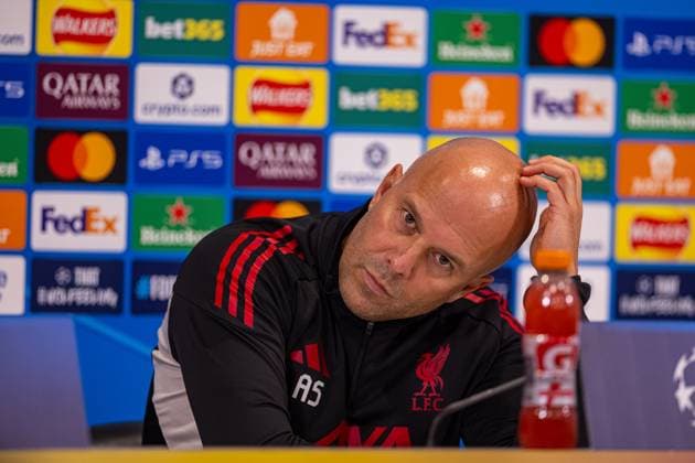 Football - UEFA Champions League - League Phase - Liverpool FC v Real Madrid CF - MD-1 LIVERPOOL, ENGLAND - Monday, November 3, 2025: Liverpool s head coach Arne Slot during a press conference, PK, Pressekonferenz at Anfield ahead of the UEFA Champions League game between Liverpool FC and Real Madrid CF. (Photo by David Rawcliffe Propaganda) LIVERPOOL Anfield MERSEYSIDE ENGLAND  Copyright: xDavidxRawcliffex P2025-11-03-Liverpool_Real_Madrid_MD-1-87