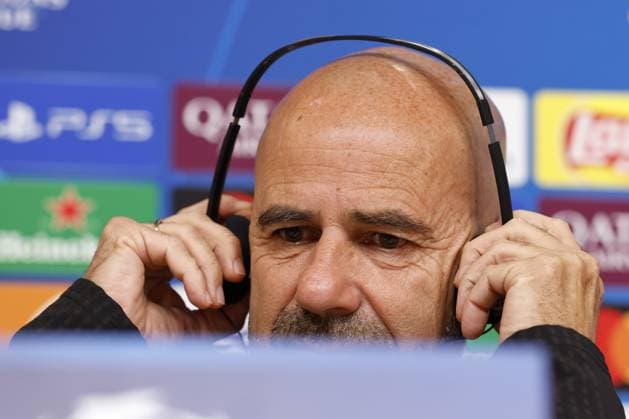 PIRAEUS - PSV Eindhoven coach Peter Bosz during the MD-1 press conference, PK, Pressekonferenz prior to the UEFA Champions League match against Olympiacos FC at the Georgios Karaiskakis Stadium on November 3, 2025, in Piraeus, Greece. ANP MAURICE VAN STEEN UEFA Champions League 2025-2026 xVIxANPxSportx xxANPxIVx 541133889 originalFilename: 541133889.jpg