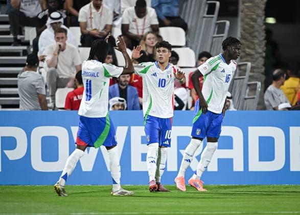 Football, Junior U 17 World Cup 2025 preliminary round 03 11 2025 Group A Qatar Italy JUBEL Italy Destiny Elimoghale, goal scorer to 0 1 Samuele Inacio and Benit Borasio from left