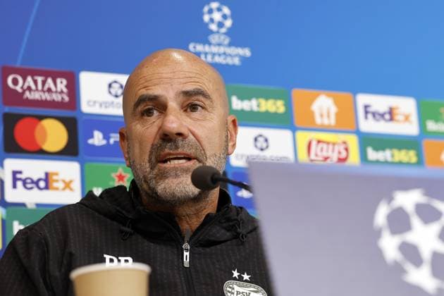 PIRAEUS - PSV Eindhoven coach Peter Bosz during the MD-1 press conference, PK, Pressekonferenz prior to the UEFA Champions League match against Olympiacos FC at the Georgios Karaiskakis Stadium on November 3, 2025, in Piraeus, Greece. ANP MAURICE VAN STEEN UEFA Champions League 2025-2026 xVIxANPxSportx xxANPxIVx 541136422 originalFilename: 541136422.jpg