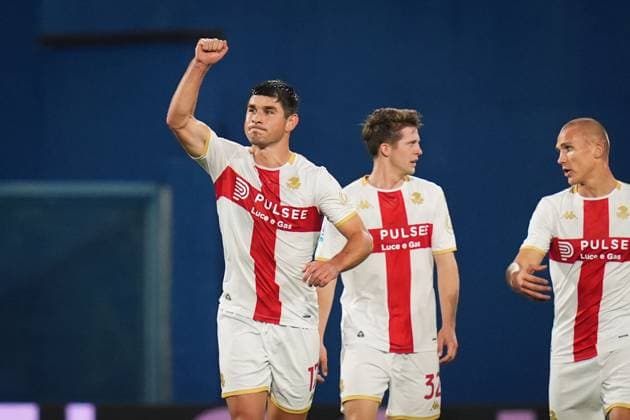 Genoa™s Ruslan Malinovskyi celebrates after scoring the 0-1 goal for his team during the Serie A soccer match between Sassuolo and Genoa at the Mapei Stadium CittÃ del Tricolore in Reggio Emilia, north Italy - Monday, November 3, 2025 - - Soccer -  Copyright: xMassimoxPaolone LaPressex