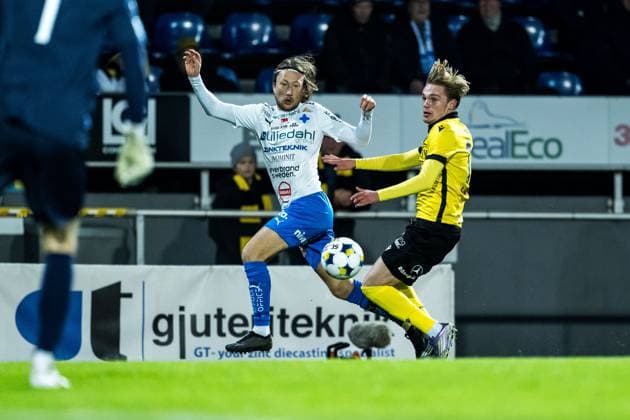 251103 Värnamos Axel Björnström and Mjällbys Jeppe Kjaer during the football match in the Allsvenskan between Värnamo and Mjällby on November 3, 2025 in Värnamo  Copyright: NICLASxJÖNSSON BB251103NO009