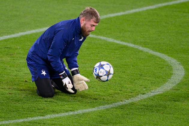 Goalkeeper Jindrich Stanek of Slavia attends the training session prior to Champions League 4th qualifying round match SK Slavia Praha vs Arsenal FC in Prague, Czech Republic, November 3rd, 2025. (CTKxPhoto MichalxKamaryt) CTKPhotoP2025110306277  CTKPhotoP2025110306277