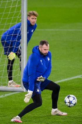 Goalkeepers Jakub Markovic, left, and Ondrej Kolar of Slavia attend the training session prior to Champions League 4th qualifying round match SK Slavia Praha vs Arsenal FC in Prague, Czech Republic, November 3rd, 2025. (CTKxPhoto MichalxKamaryt) CTKPhotoP2025110306279  CTKPhotoP2025110306279