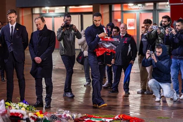 Football - UEFA Champions League - League Phase - Liverpool FC v Real Madrid CF - MD-1 LIVERPOOL, ENGLAND - Monday, November 3, 2025: Real Madrid s Trent Alexander-Arnold wreaths to pay tribute to his former Liverpool team-mate Diogo Jota, who died in a car accident in July, after a press conference, PK, Pressekonferenz at Anfield ahead of the UEFA Champions League game between Liverpool FC and Real Madrid CF. (Photo by David Rawcliffe Propaganda) LIVERPOOL Anfield MERSEYSIDE ENGLAND  Copyright: xDavidxRawcliffex P2025-11-03-Liverpool_Real_Madrid_MD-1-98