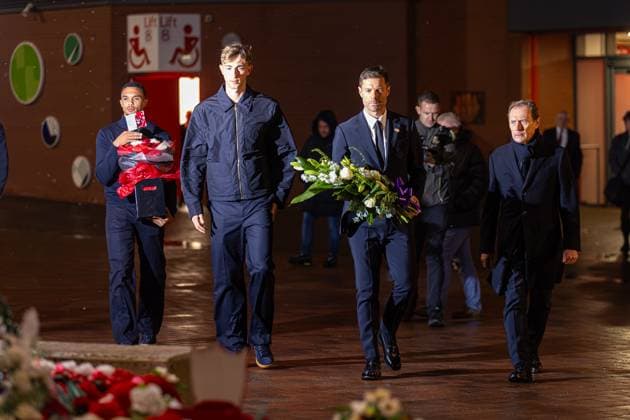 Football - UEFA Champions League - League Phase - Liverpool FC v Real Madrid CF - MD-1 LIVERPOOL, ENGLAND - Monday, November 3, 2025: Real Madrid s (L-R) Trent Alexander-Arnold, Dean Huijsen, Xabi Alonso and Emilio Butragueno lay wreaths to pay tribute to former Liverpool player Diogo Jota, who died in a car accident in July, after a press conference, PK, Pressekonferenz at Anfield ahead of the UEFA Champions League game between Liverpool FC and Real Madrid CF. (Photo by David Rawcliffe Propaganda) LIVERPOOL Anfield MERSEYSIDE ENGLAND  Copyright: xDavidxRawcliffex P2025-11-03-Liverpool_Real_Madrid_MD-1-110