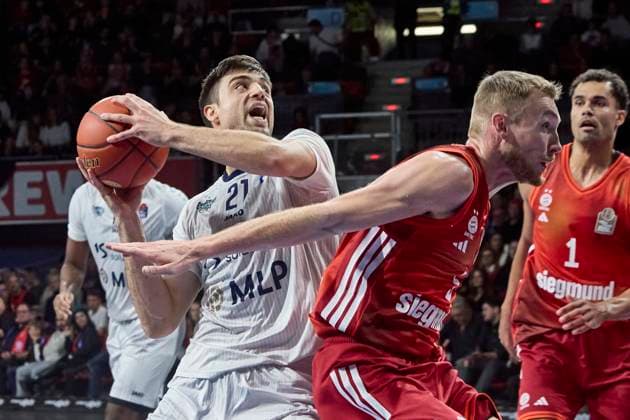 Deutsche Basketball Bundesliga (BBL), FC Bayern München Basketball vs MLP ACADEMICS Heidelberg, München FC Bayern Basketball, Heidelberg MLP Academics, 2025-11-03 in München (BMW Park) SERIC Mateo (MLP ACADEMICS Heidelberg PF (Nr.21) (HDB21)), GIFFEY Niels (FC Bayern Basketball SF (Nr5) FCBB5 ) sportworld München BMW Park Bayern Deutschland *** German Basketball Bundesliga BBL , FC Bayern Munich Basketball vs MLP ACADEMICS Heidelberg, Munich FC Bayern Basketball, Heidelberg MLP Academics, 2025 11 03 in Munich BMW Park SERIC Mateo MLP ACADEMICS Heidelberg PF Nr 21 HDB21 , GIFFEY Niels FC Bayern Basketball SF Nr5 FCBB5 sportworld Munich BMW Park Bayern Germany