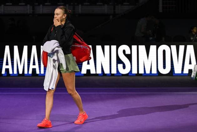 WTA, Tennis Damen Finals 2025 in Riyadh - Day Three RIYADH, SAUDI ARABIA - NOVEMBER 3: Amanda Anisimova of the United States celebrates after winning against compatriot Madison Keys during their second group-stage match on Day 3 of the 2025 WTA Finals, part of the Hologic WTA Tour, at King Saud University Indoor Arena in Riyadh, Saudi Arabia, on November 3, 2025. Artur Widak Anadolu Riyadh Saudi Arabia. Editorial use only. Please get in touch for any other usage.  Copyright: x2025xAnadoluxArturxWidakx