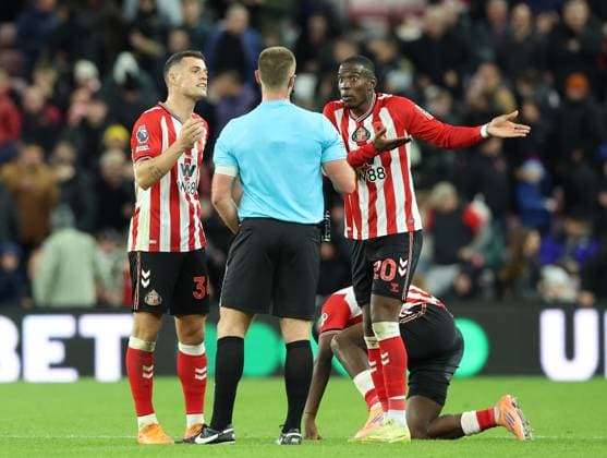 Sunderland, England, 3rd November 2025. Granit Xhaka of Sunderland (l) and Nordi Mukiele of Sunderland (r) appeal the referee during the Sunderland vs Everton Premier League match at the Stadium Of Light, Sunderland. Picture credit should read: Nigel Roddis Sportimage EDITORIAL USE ONLY. No use with unauthorised audio, video, data, fixture lists, club league logos or live services. Online in-match use limited to 120 images, no video emulation. No use in betting, games or single club league player publications. SPI_041_NR_SUND_EVER SPI-4261-0041