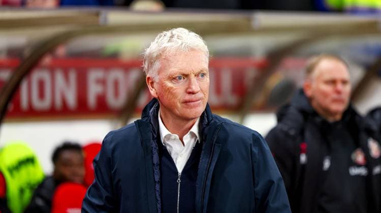 Sunderland v Everton Premier League 03 11 2025. Everton Manager David Moyes during the Premier League match between Sunderland and Everton at the Stadium Of Light, Sunderland, England on 3 November 2025. Editorial use only DataCo restrictions apply See www.football-dataco.com , Copyright: xSimonxDaviesx PSI-23160-0014