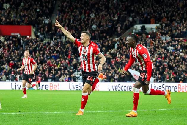 Sunderland v Everton, Premier League Sunderland midfielder Granit Xhaka (34) scores a GOAL 1-1 and celebrates during the Sunderland v Everton English Premier League match at the Stadium of Light, Sunderland, England on 3 November 2025 Credit: Phil Duncan Every Second Media Editorial use only. All images are copyright Every Second Media Limited. No images may be reproduced without prior permission. All rights reserved. Premier League and Football League images are subject to licensing agreements with Football DataCo Limited. see https: www.football-dataco.com Copyright: xIMAGO EveryxSecondxMediax ESM-1653-0037 PhilxDuncanx xEveryxSecondxMediax