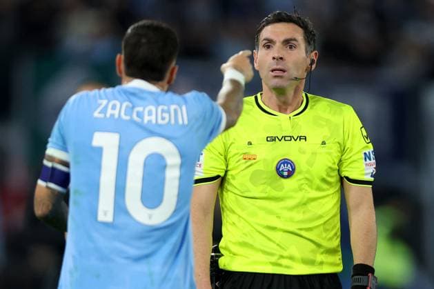 Football: Serie A Enilive 2025-2026 matchday, 10, SS Lazio and Cagliari Calcio Rome, Italy November 3, 2025: Mattia Zaccagni of Lazio protest against referee Luca Sacchi during the Serie A Enilive 2025-2026 football matchday 10, between SS Lazio vs Cagliari Calcio at Olympic Stadium. rome olympic stadium italy italy Copyright: xmarcoxiacobucci