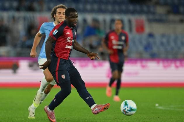3rd November 2025, Stadio Olimpico, Rome, Italy; Italian Serie A Football; Lazio versus Cagliari; Zito Luvumbo of Cagliari passes under pressure from Matteo Guendouzi of SS Lazio  AllShotLive