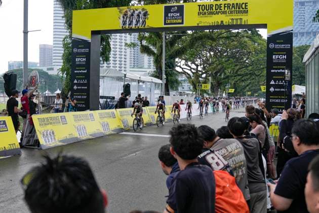 2nd November 2025, Marina Bay Circuit, Marina Bay, Singapore; Tour de France EFGH Singapore Criterium 2025 Cycling; A group of riders pass the start finish line  StevexFlynn