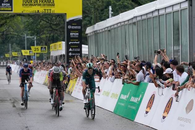 2nd November 2025, Marina Bay Circuit, Marina Bay, Singapore; Tour de France EFGH Singapore Criterium 2025 Cycling; Jonathan Milan of Team Lidl Trek celebrates as he crosses the finish line ahead of Jasper Philipsen of Team Alpecin Deceunick, Biniam Girmay of Team Intermarche Wanty  StevexFlynn