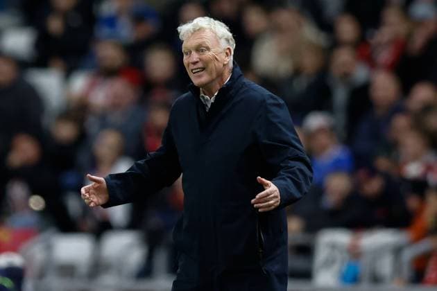 3rd November 2025; Stadium of Light, Sunderland, England; Premier League Football, Sunderland versus Everton; David Moyes manager of Everton left frustrated  CraigxCowan