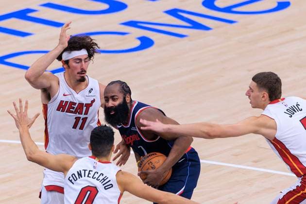 November 3, 2025, Los Angeles, California, USA: Jaime Jaquez Jr. 11 and Nikola Jovic 5 and Simone Fontecchio 0 of the Miami Heat defend against James Harden 1 of the Los Angeles Clippers during their 2025 NBA, Basketball Herren, USA regular season game on Monday November 3, 2025 at Intuit Dome Arena in Inglewood, California. Clippers lose to Heat, 119-120. JAVIER ROJAS PI Los Angeles USA - ZUMAp124 20251103_zaa_p124_063 Copyright: xJavierxRojasx