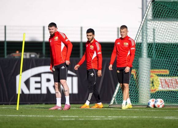 Soccer, Men, Season 2025 2026, 1 Bundesliga, 1 FC Union Berlin, Training, f l Oliver Burke 1 FC Union Berlin , Livan Burcu 1 FC Union Berlin , Tim Skarke 1 FC Union Berlin , 04 11 2025, Copyright: xMatthiasxKochx