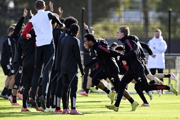 AMSTERDAM - Ajax s Kenneth Taylor and Owen Wijndal during the MD-1 training session prior to the Champions League match against Galatasaray at De Toekomst sports complex on November 4, 2025, in Amsterdam, Netherlands. ANP OLAF KRAAK UEFA Champions League 2025-2026 xVIxANPxSportx xxANPxIVx 541191652 originalFilename: 541191652.jpg